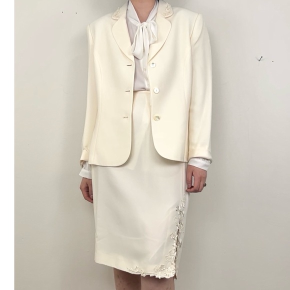 Kasper Dresses & Skirts - Vintage 90s Kasper Cream Bridal Skirt and Blazer Suit